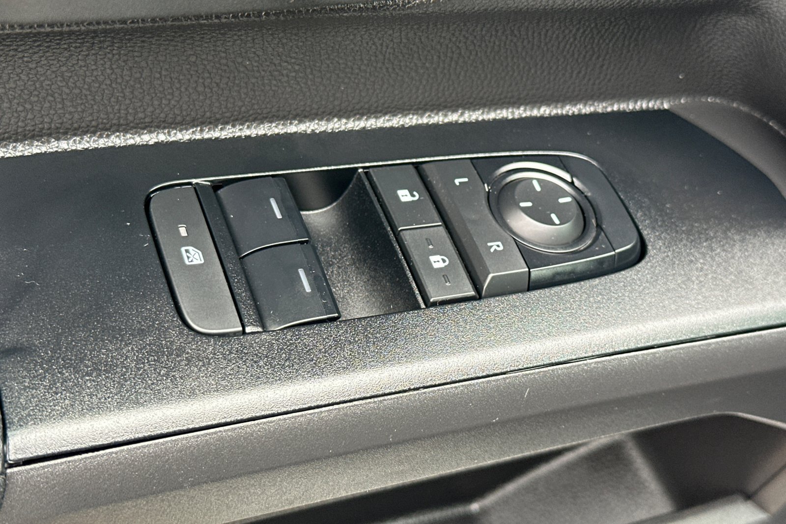 Certified 2026 Toyota Tacoma SR AWD/4WD image 13