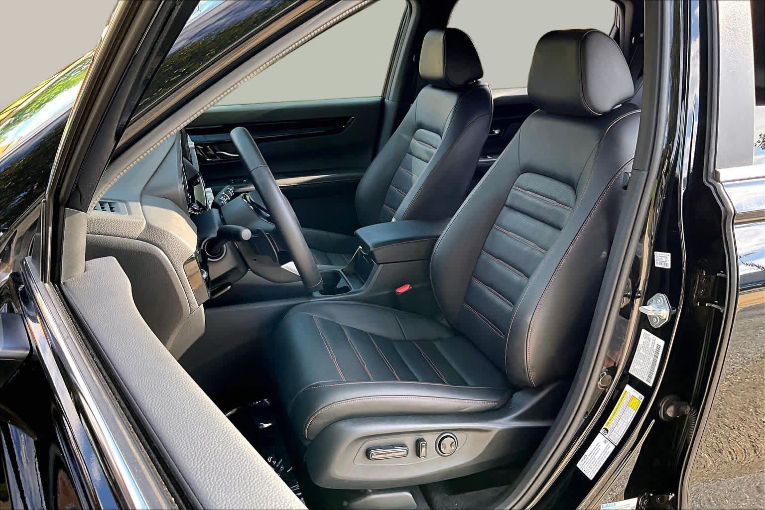 Used 2025 Honda CR-V Sport Touring image 8