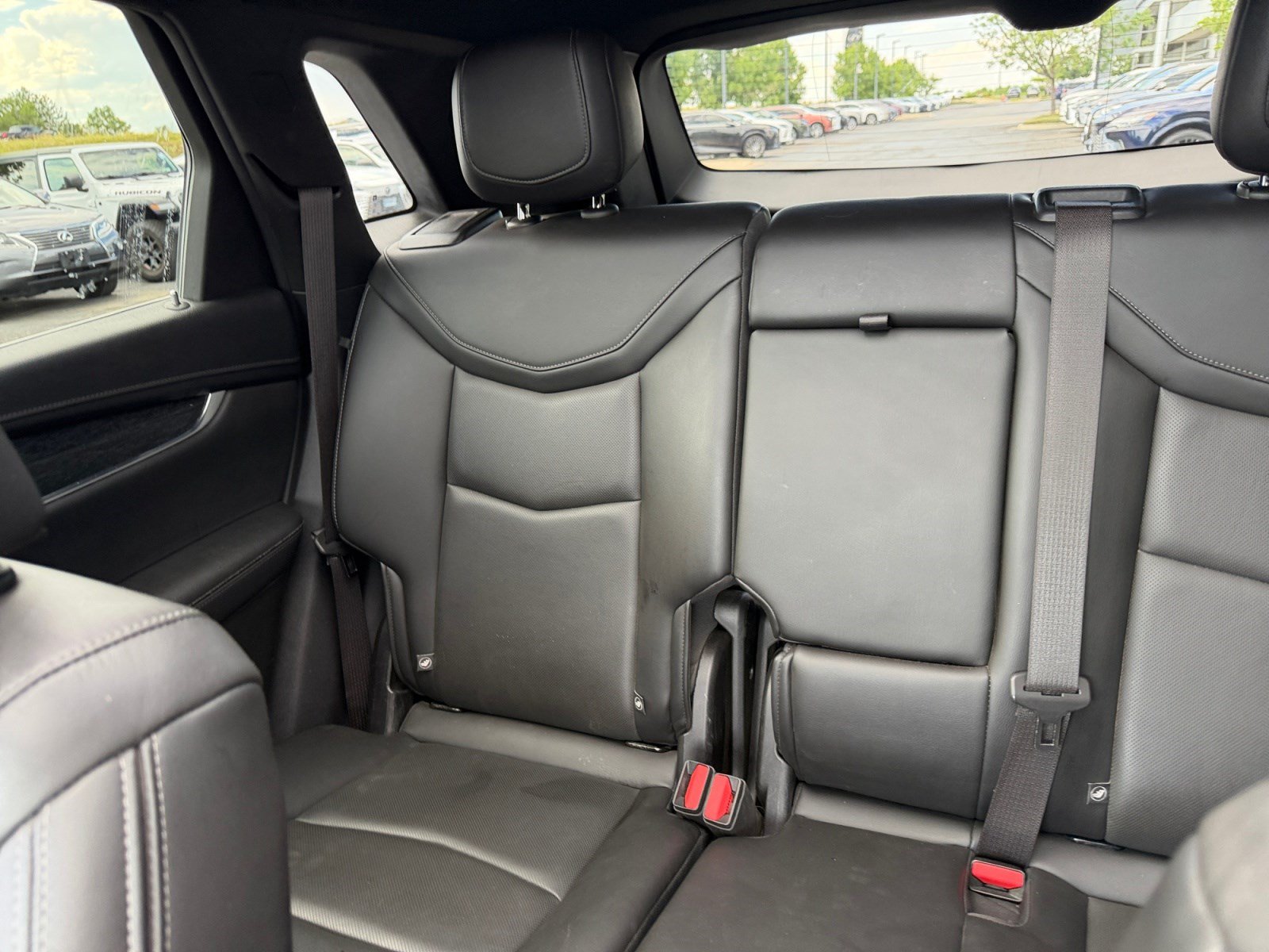 Used 2022 Cadillac XT5 Premium Luxury w/ Technology Package AWD/4WD image 18