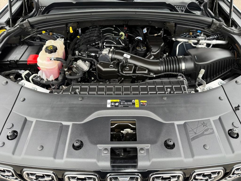 Used 2024 Jeep Grand Cherokee L Summit image 9