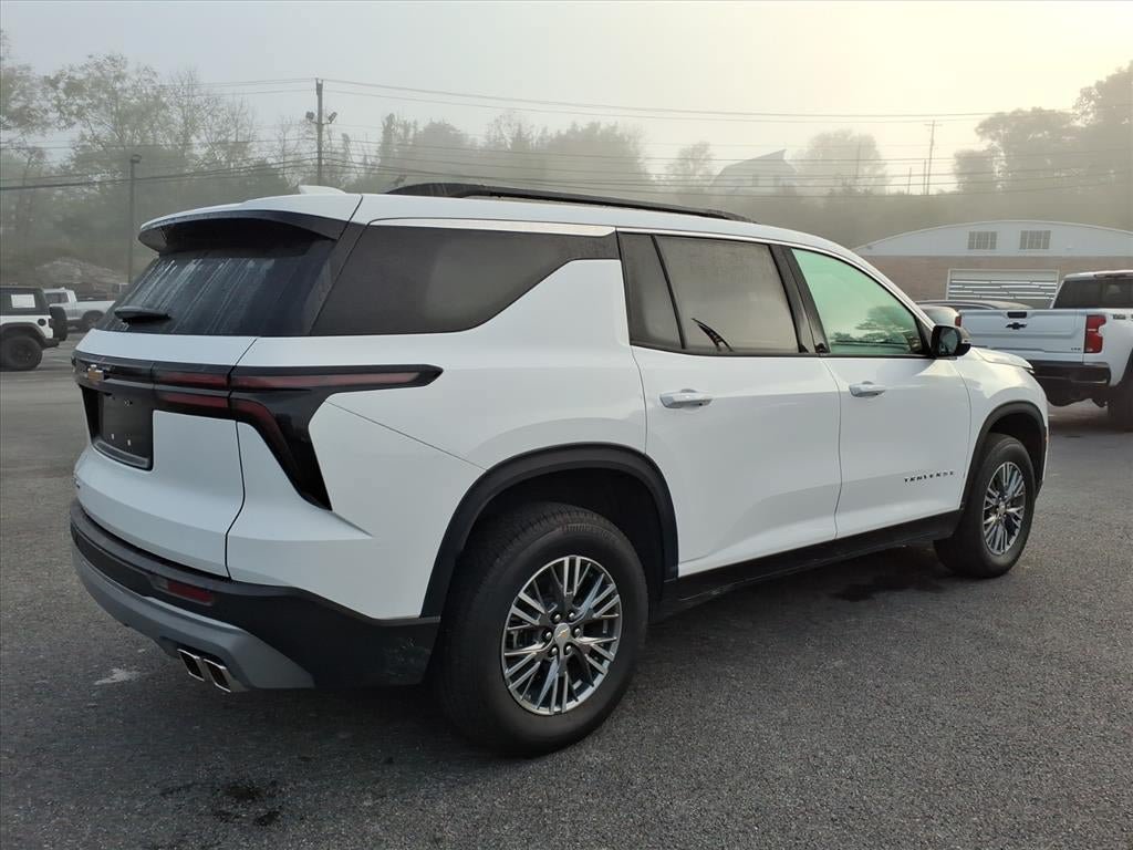 Used 2026 Chevrolet Traverse LT AWD/4WD image 8