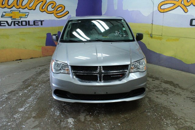 Used 2018 Dodge Grand Caravan SE w/ UConnect Hands-Free Group image 3