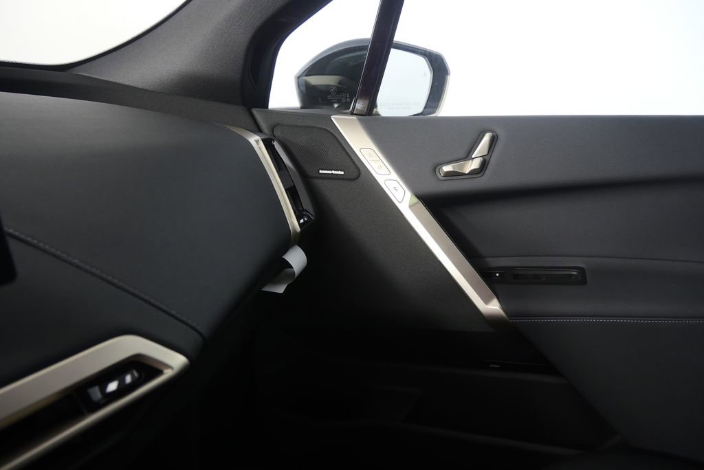 New 2026 BMW iX xDrive45 image 23