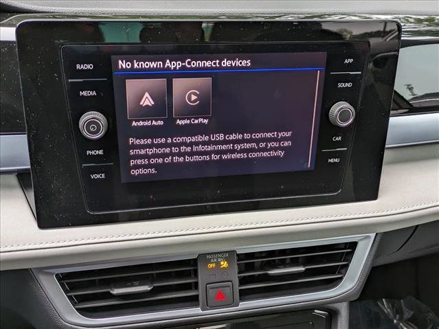 New 2025 Volkswagen Taos SE image 13