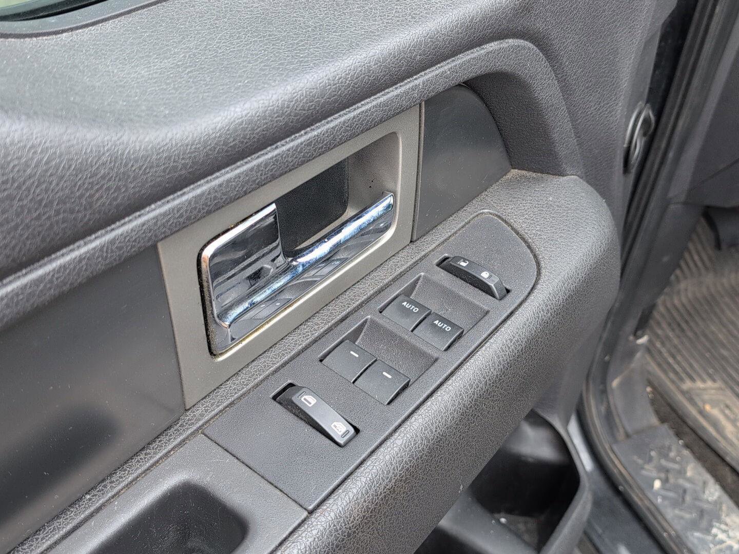 Used 2014 Ford F150 FX4 w/ Equipment Group 402A Luxury image 15