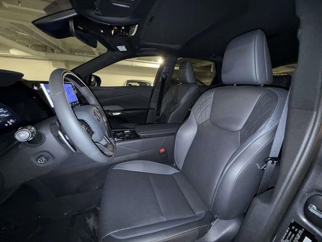 Used 2025 Lexus RX 350 Premium w/ Accessory Package AWD/4WD image 2
