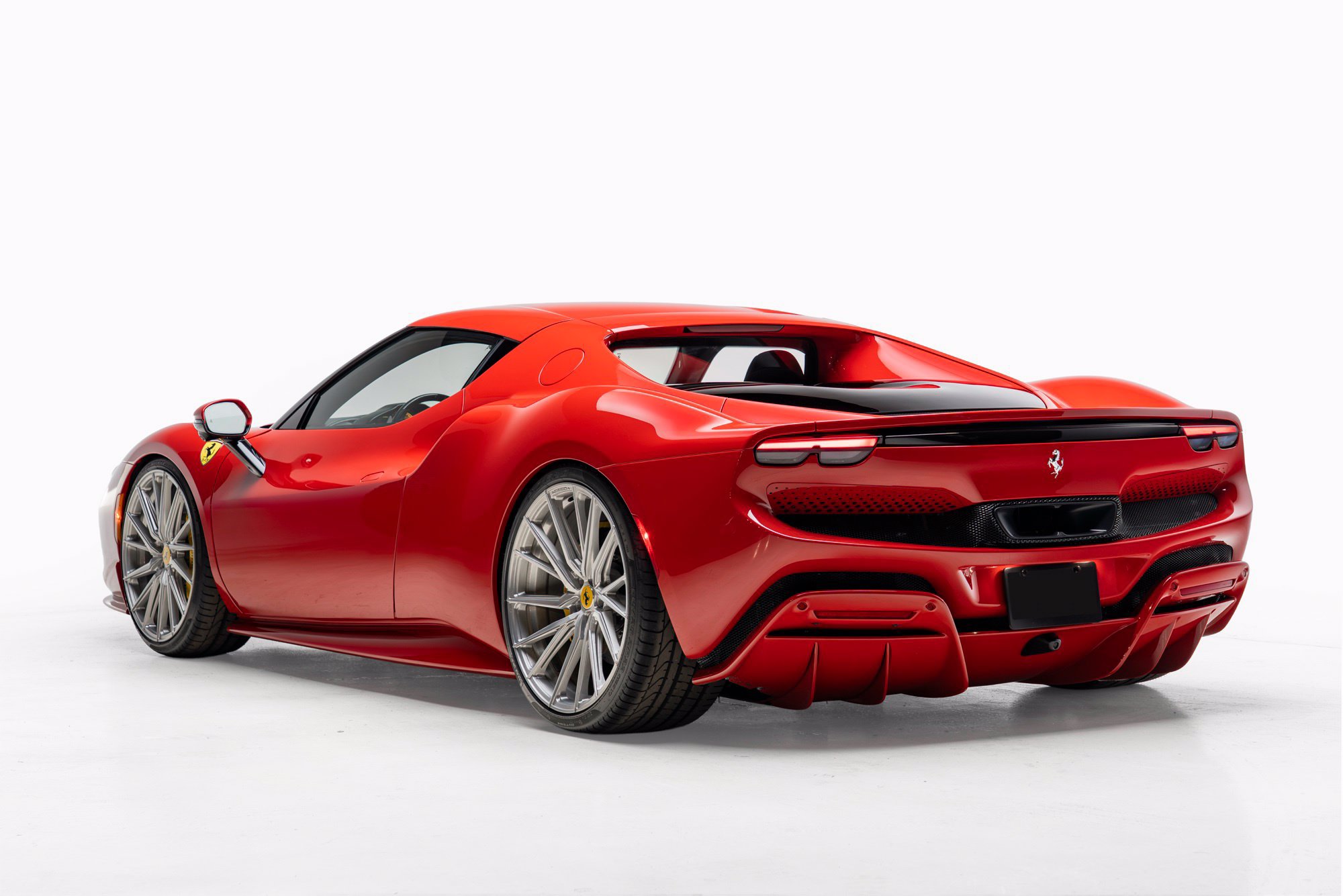 Used 2023 Ferrari 296 GTB RWD image 10