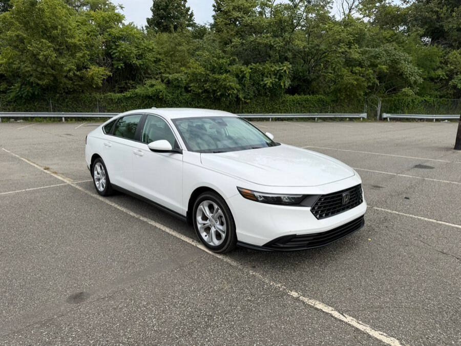 Used 2025 Honda Accord LX image 11