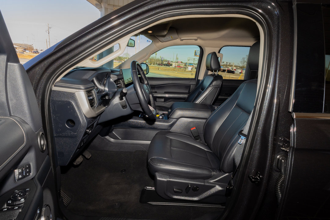 Used 2024 Ford Expedition XLT image 10