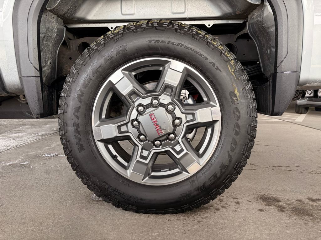 Used 2025 GMC Sierra 2500 SLE w/ SLE Value Package; AWD/4WD image 31