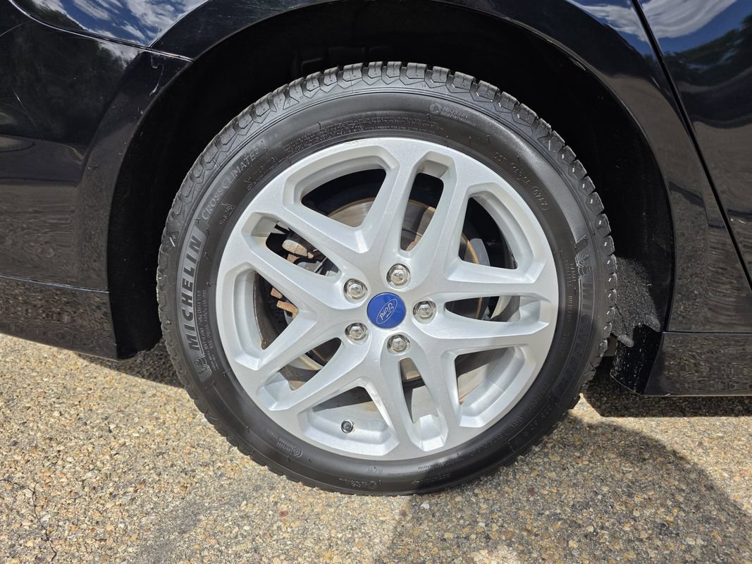 Used 2016 Ford Fusion SE FWD image 38