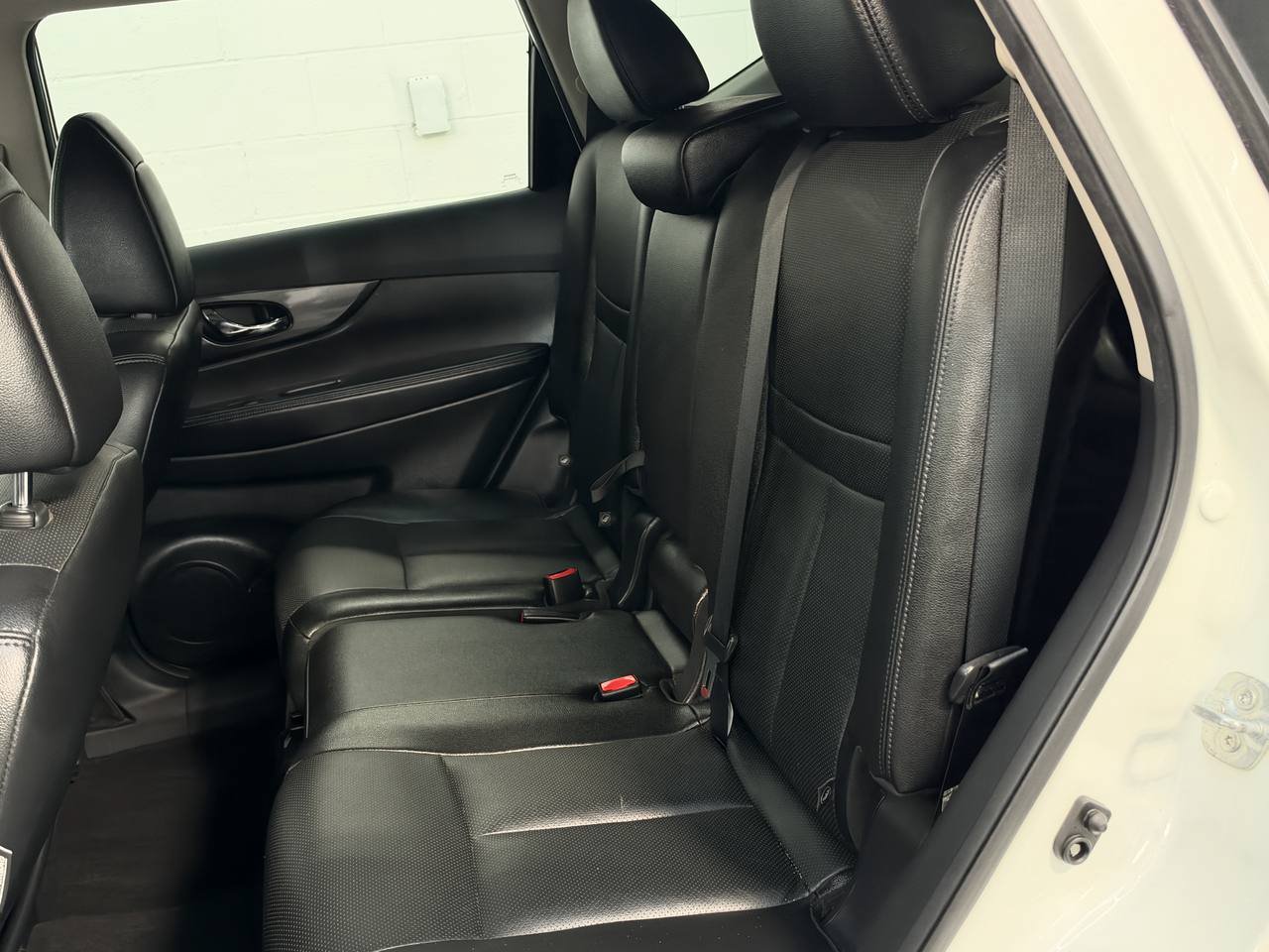 Used 2016 Nissan Rogue SL AWD/4WD image 26