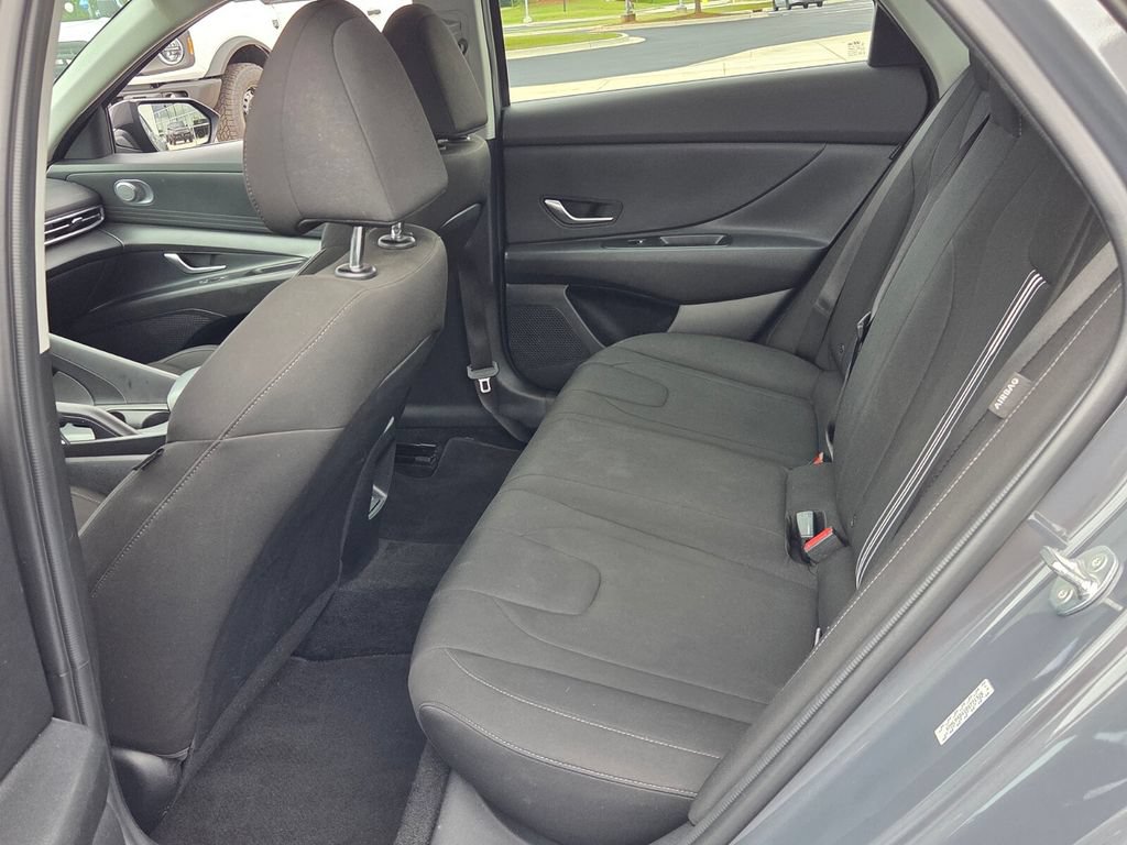 Used 2024 Hyundai Elantra SEL FWD image 4