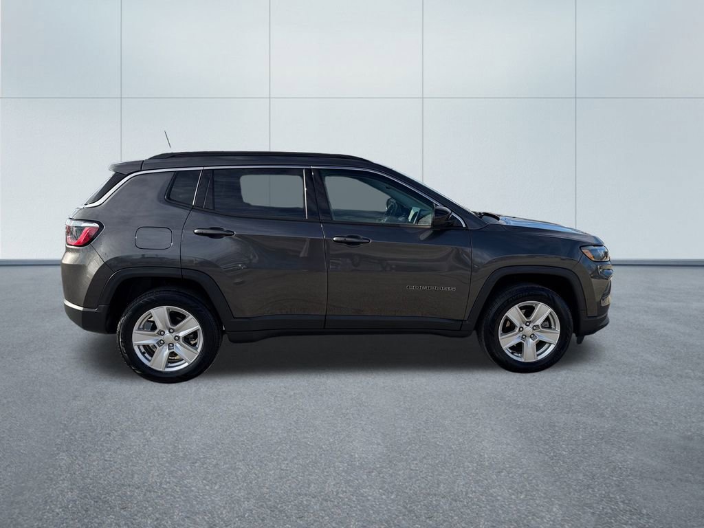 Certified 2022 Jeep Compass Latitude image 8