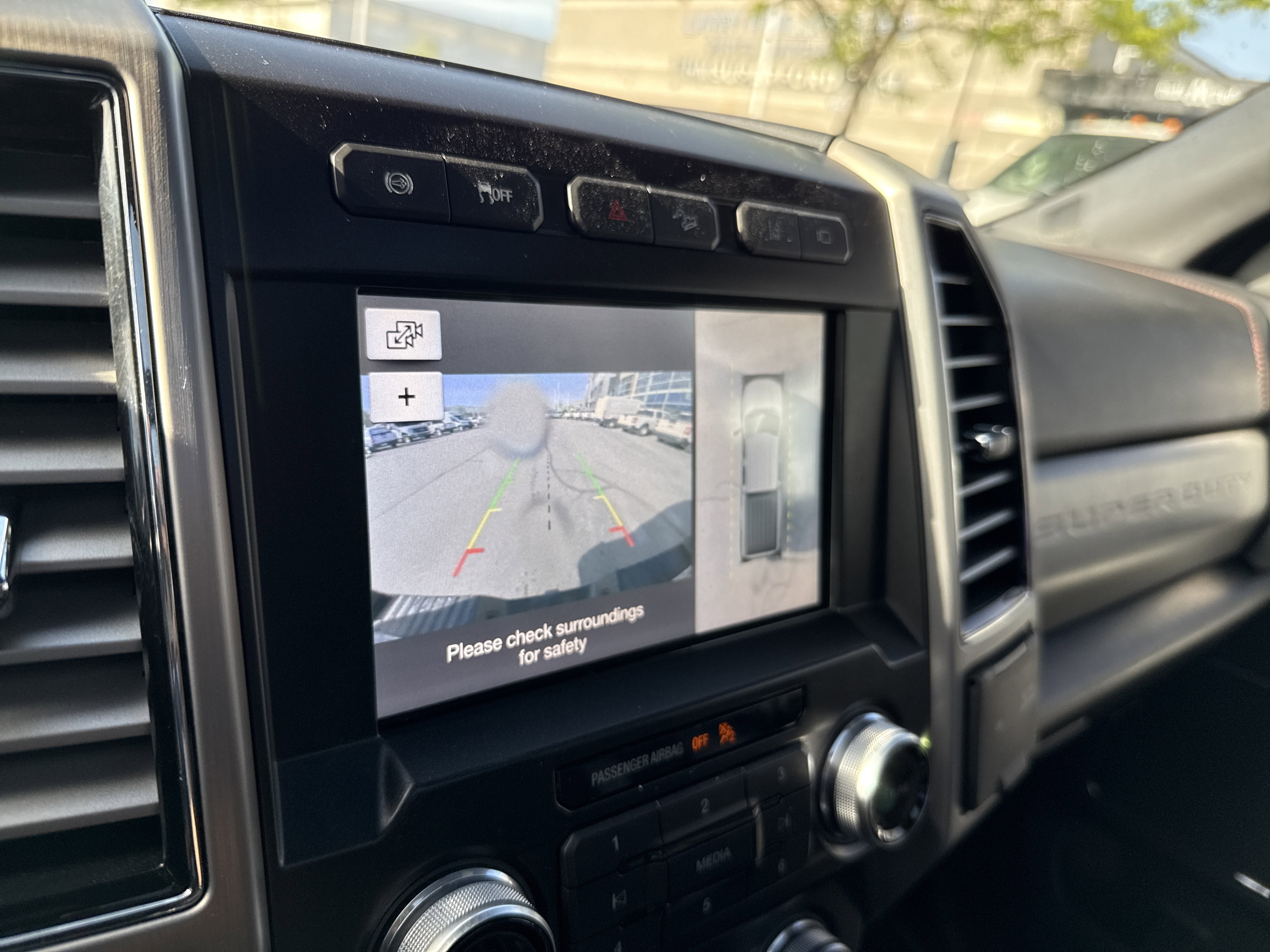 Used 2019 Ford F250 Platinum w/ Platinum Ultimate Package AWD/4WD image 24