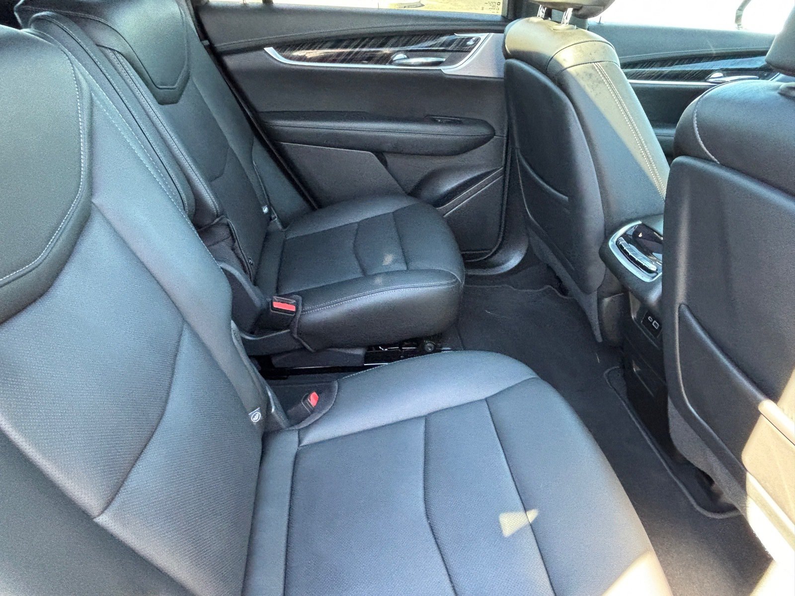 Used 2025 Cadillac XT6 Premium Luxury FWD image 27