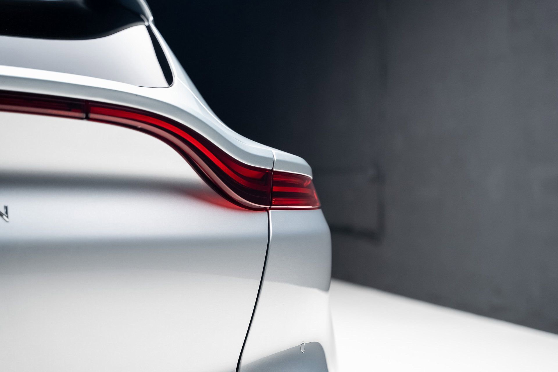 Used 2022 Aston Martin DBX image 28