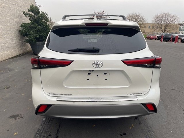 Used 2020 Toyota Highlander Platinum image 5