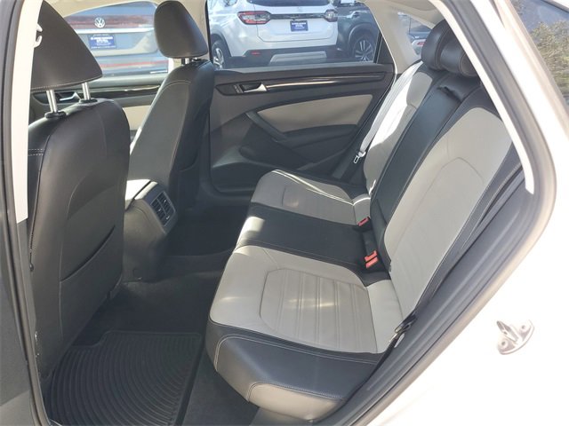 Used 2015 Volkswagen Passat 1.8T Sport image 10