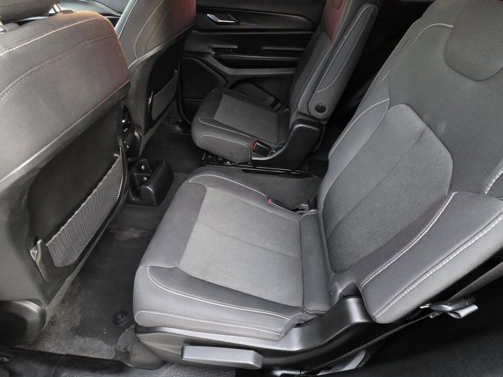 Used 2023 Jeep Grand Cherokee L Laredo w/ Luxury Tech Group I image 8