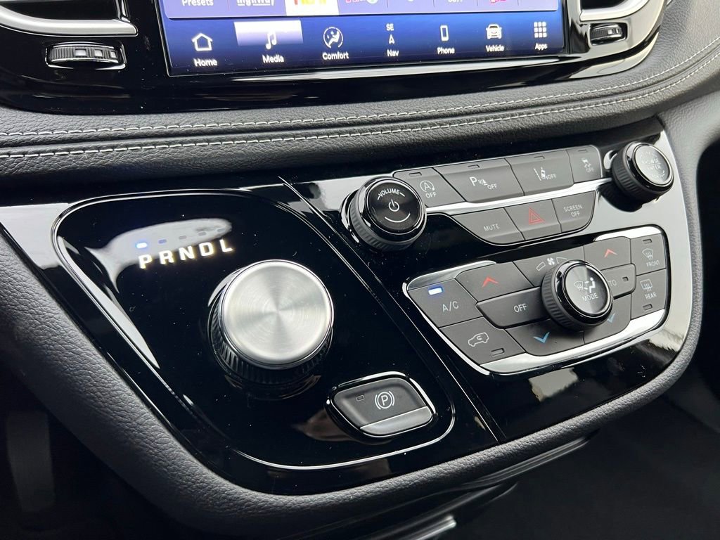 New 2026 Chrysler Pacifica Select image 17