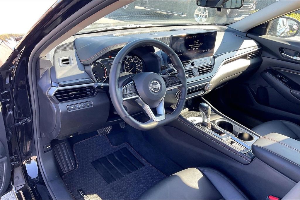 Used 2023 Nissan Altima 2.5 SR w/ SR Premium Package AWD/4WD image 13