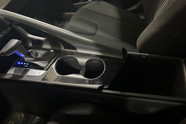 Used 2023 Hyundai Elantra SEL w/ Convenience Package image 27