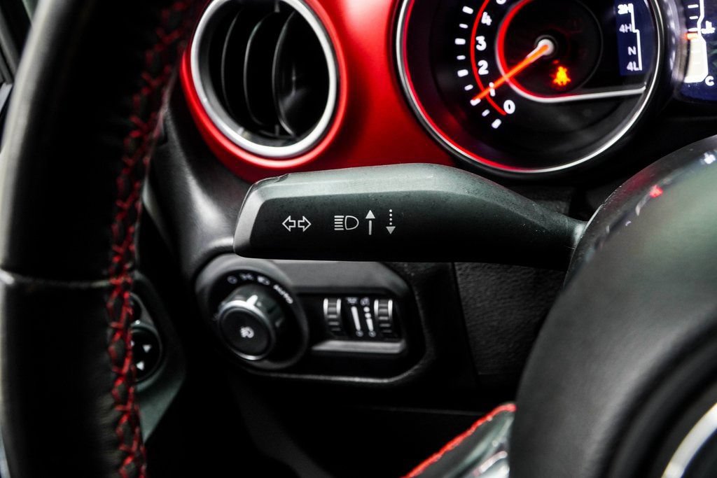 Used 2022 Jeep Wrangler Unlimited Rubicon AWD/4WD image 39