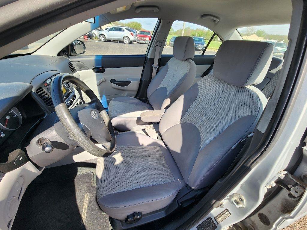 Used 2011 Hyundai Accent GLS FWD image 14