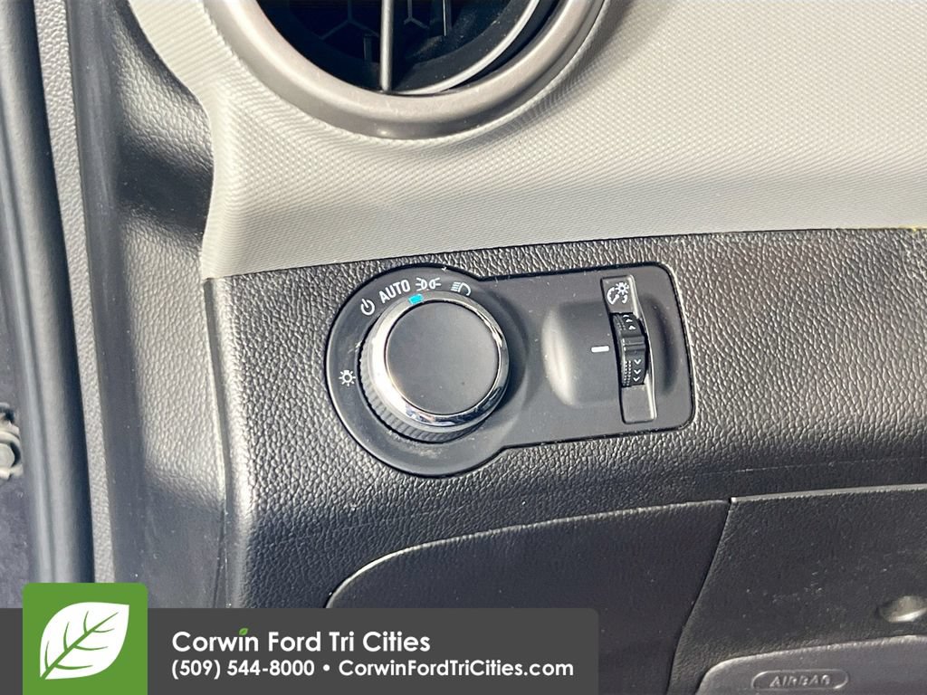 Used 2015 Chevrolet Sonic LT w/ Fun and Sun Package FWD image 19
