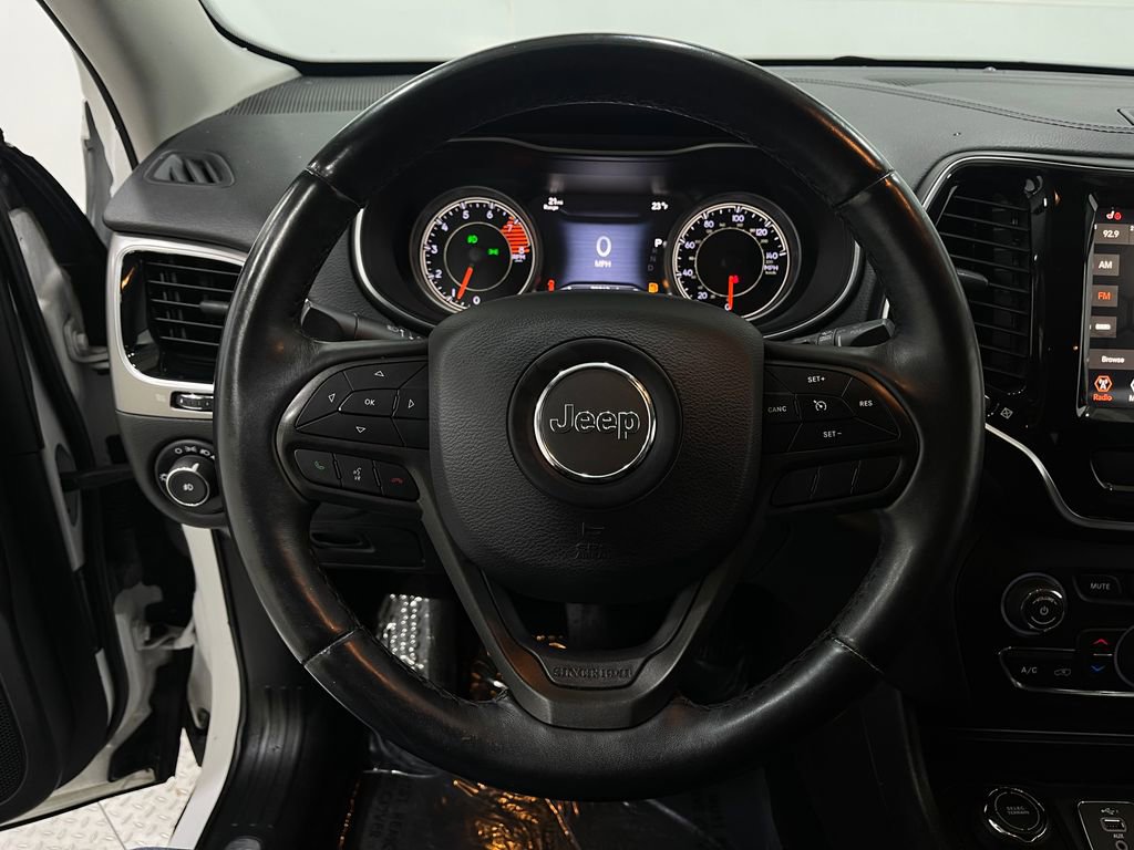 Used 2019 Jeep Cherokee Limited image 21