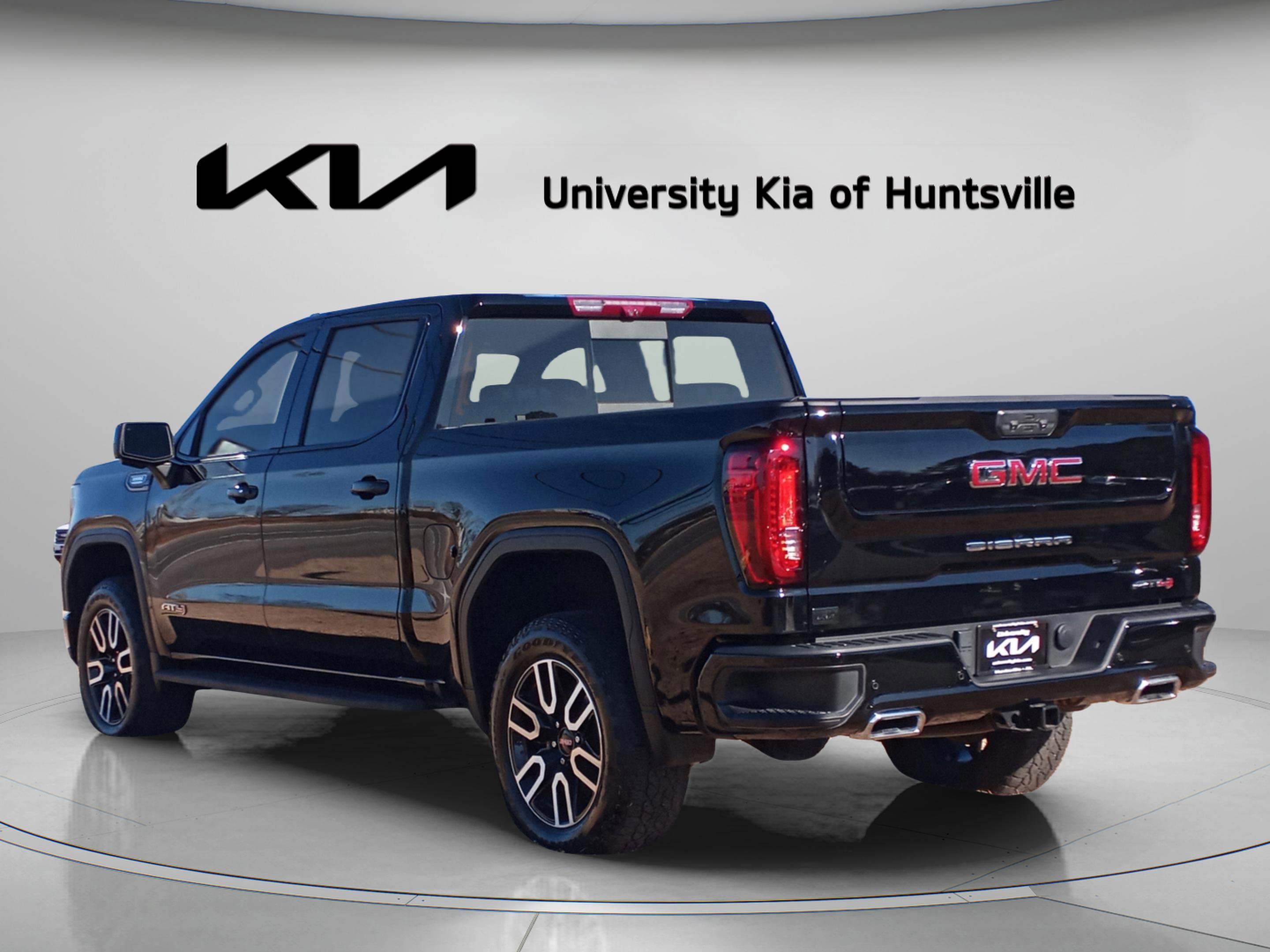 Used 2024 GMC Sierra 1500 AT4 w/ Technology Package image 6