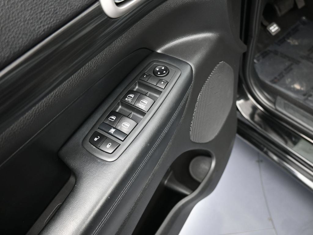 Used 2020 Jeep Grand Cherokee Altitude RWD image 14