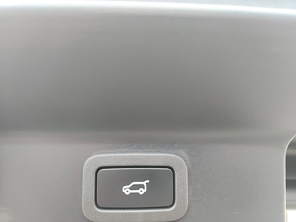 Used 2021 Jaguar F-PACE S image 13