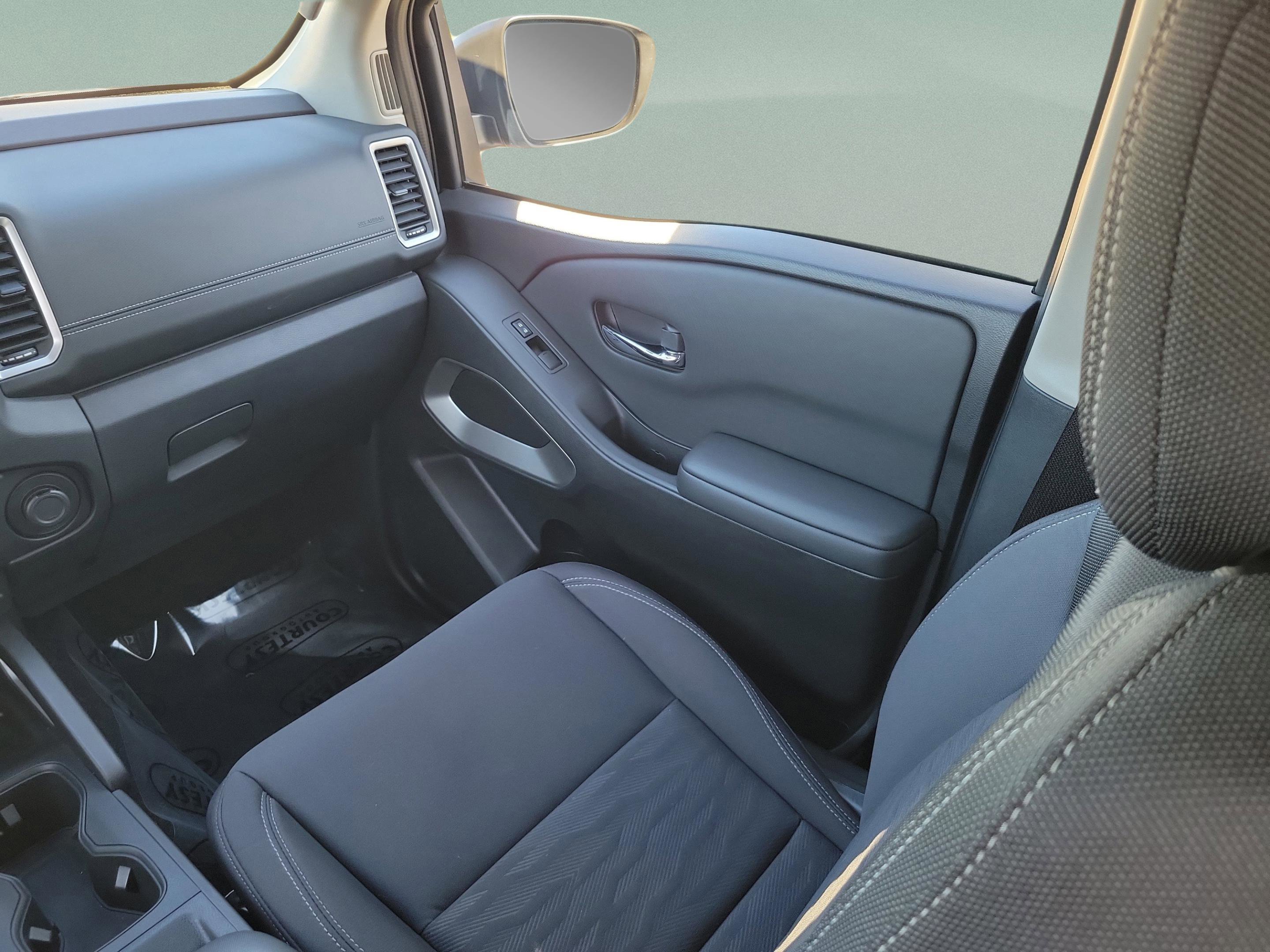 Certified 2023 Nissan Frontier SV w/ Technology Package image 17