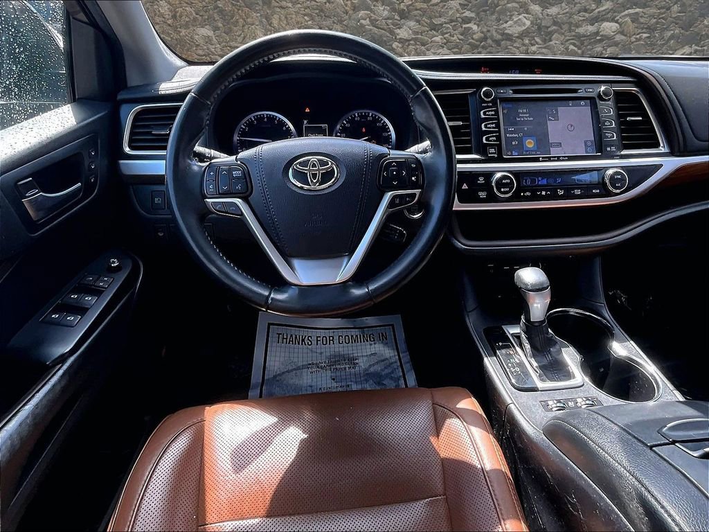 Used 2019 Toyota Highlander Limited AWD/4WD image 5