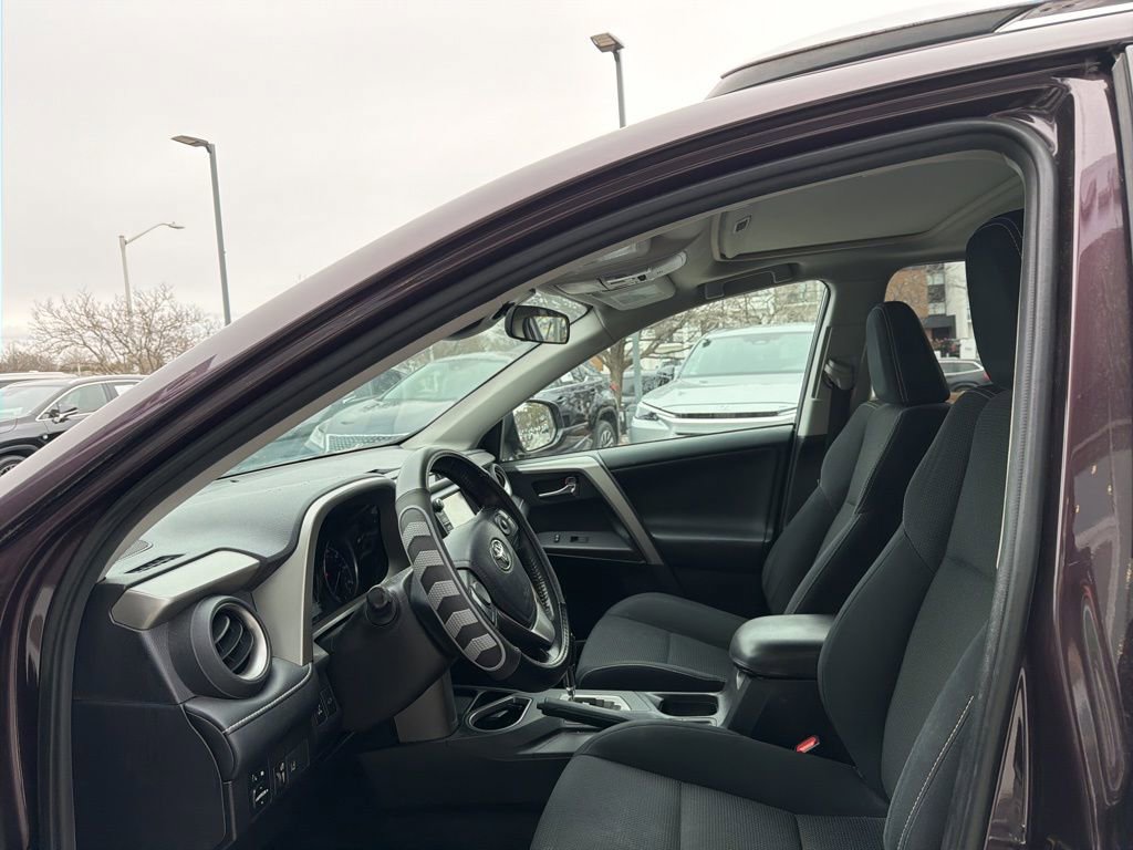 Used 2016 Toyota RAV4 XLE w/ Convenience Package image 17