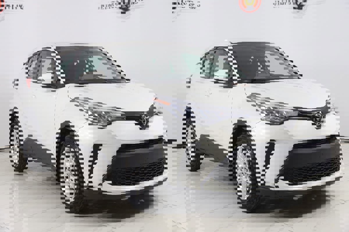 Used 2021 Toyota C-HR LE image 19