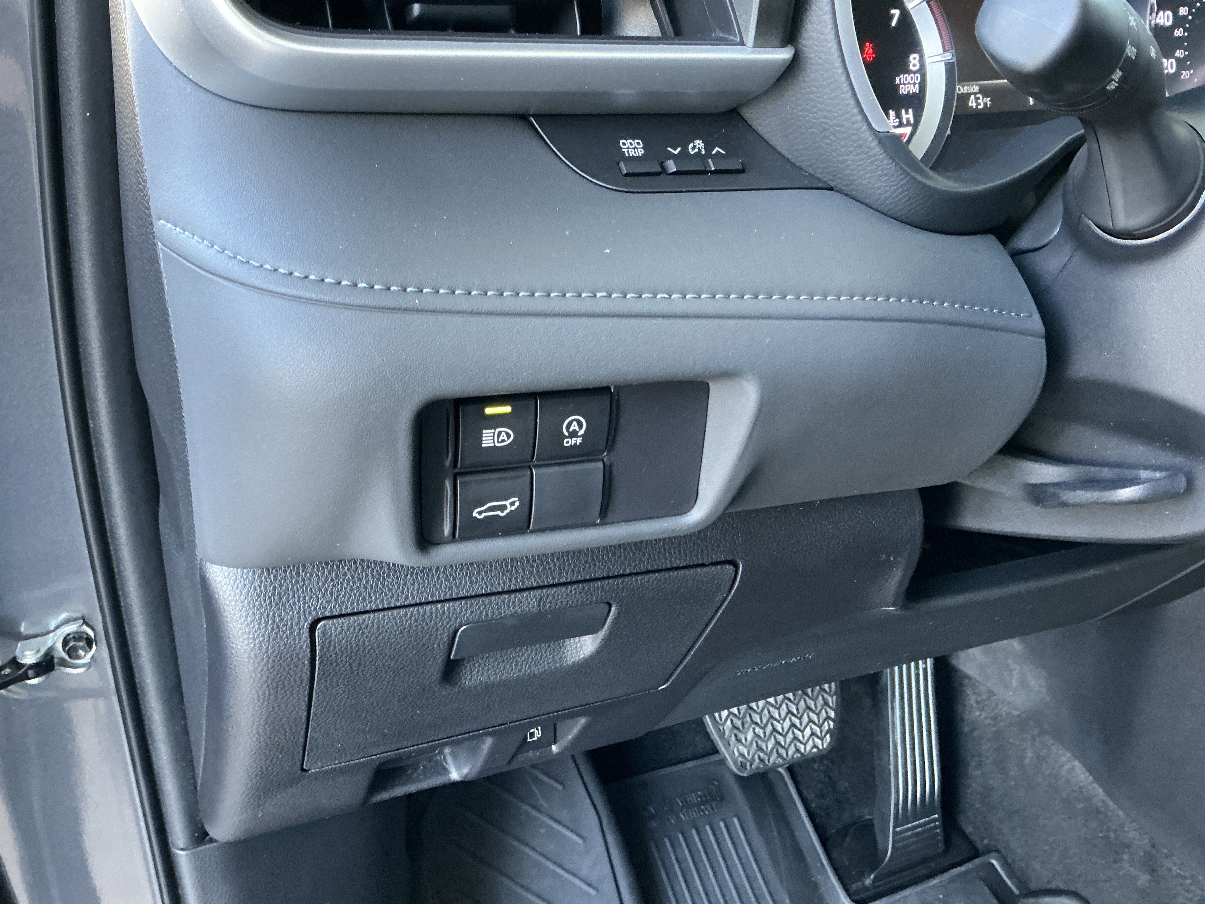 Used 2023 Toyota Highlander XLE image 30