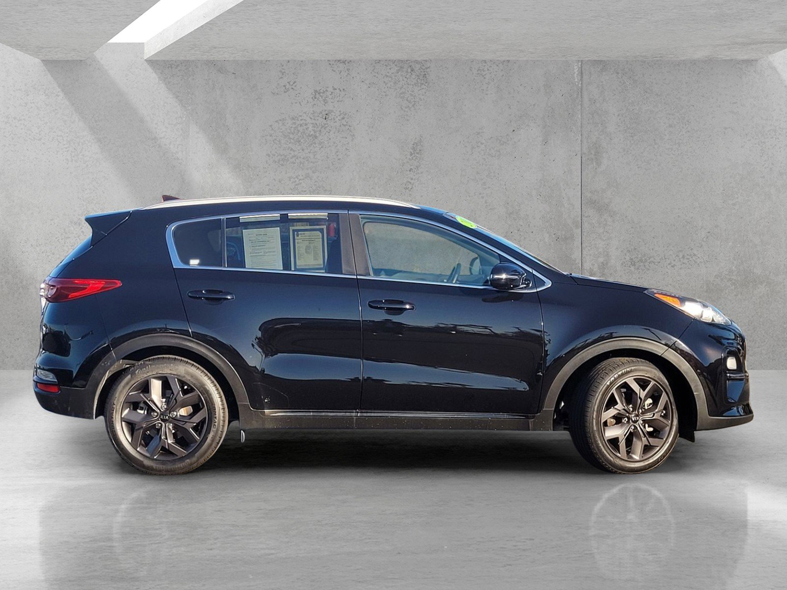 Used 2020 Kia Sportage S image 3