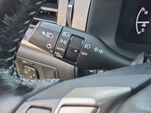 Used 2015 Lexus ES 350 w/ Luxury Package FWD image 16