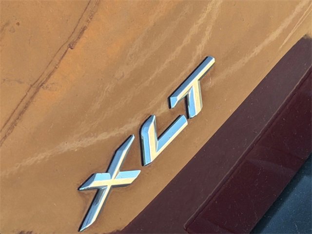 Used 2022 Ford Explorer XLT w/ Equipment Group 202A image 10