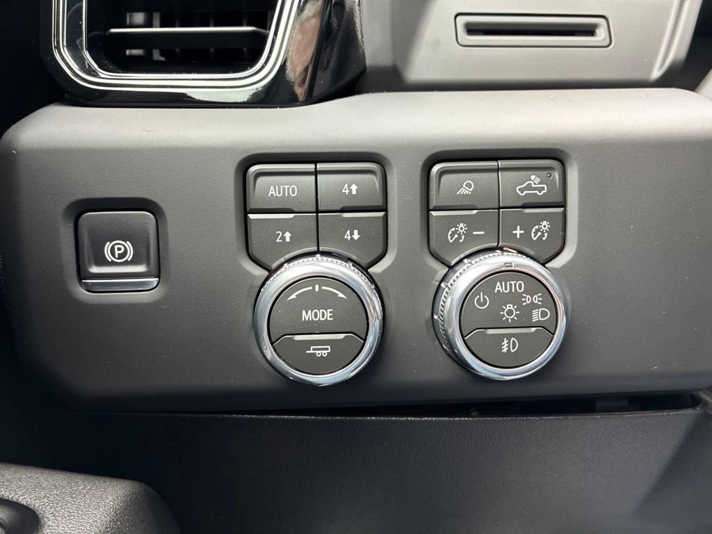 Used 2026 GMC Sierra 2500 AT4 AWD/4WD image 25