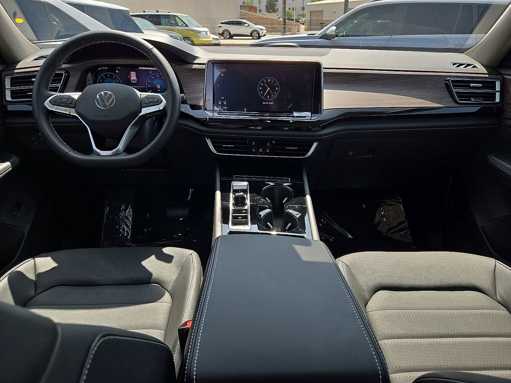Used 2025 Volkswagen Atlas SEL image 16