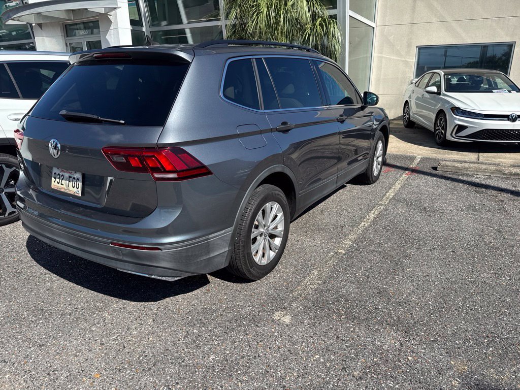 Used 2019 Volkswagen Tiguan SE w/ Panoramic Sunroof Package FWD image 4