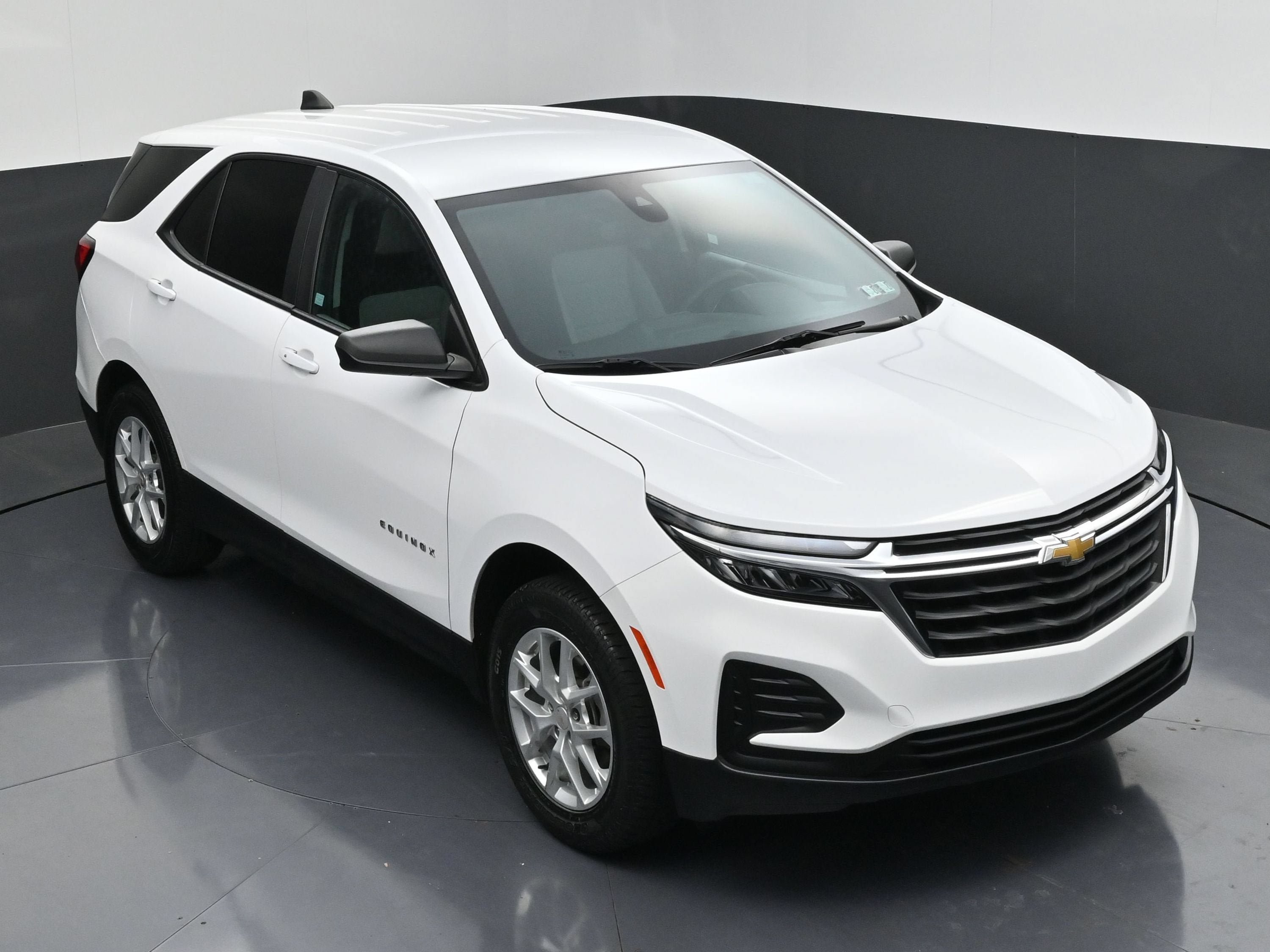 Certified 2023 Chevrolet Equinox LS w/ LS Convenience Package AWD/4WD image 44