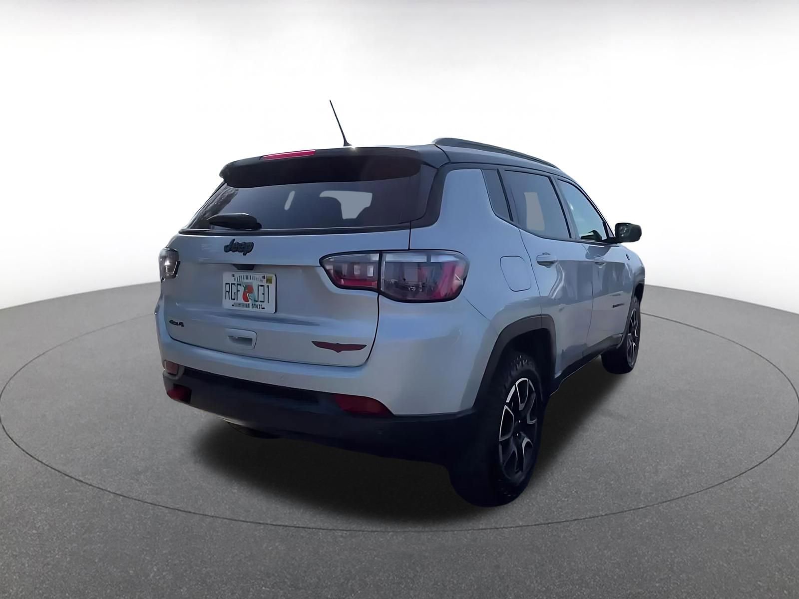 Used 2025 Jeep Compass Trailhawk AWD/4WD image 15