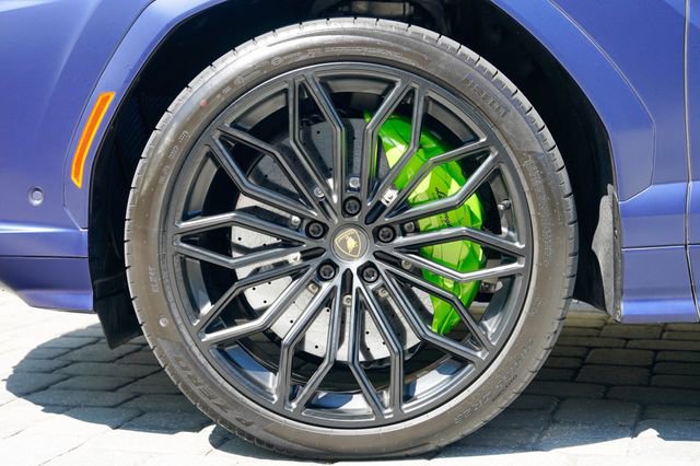 Used 2025 Lamborghini Urus SE image 13