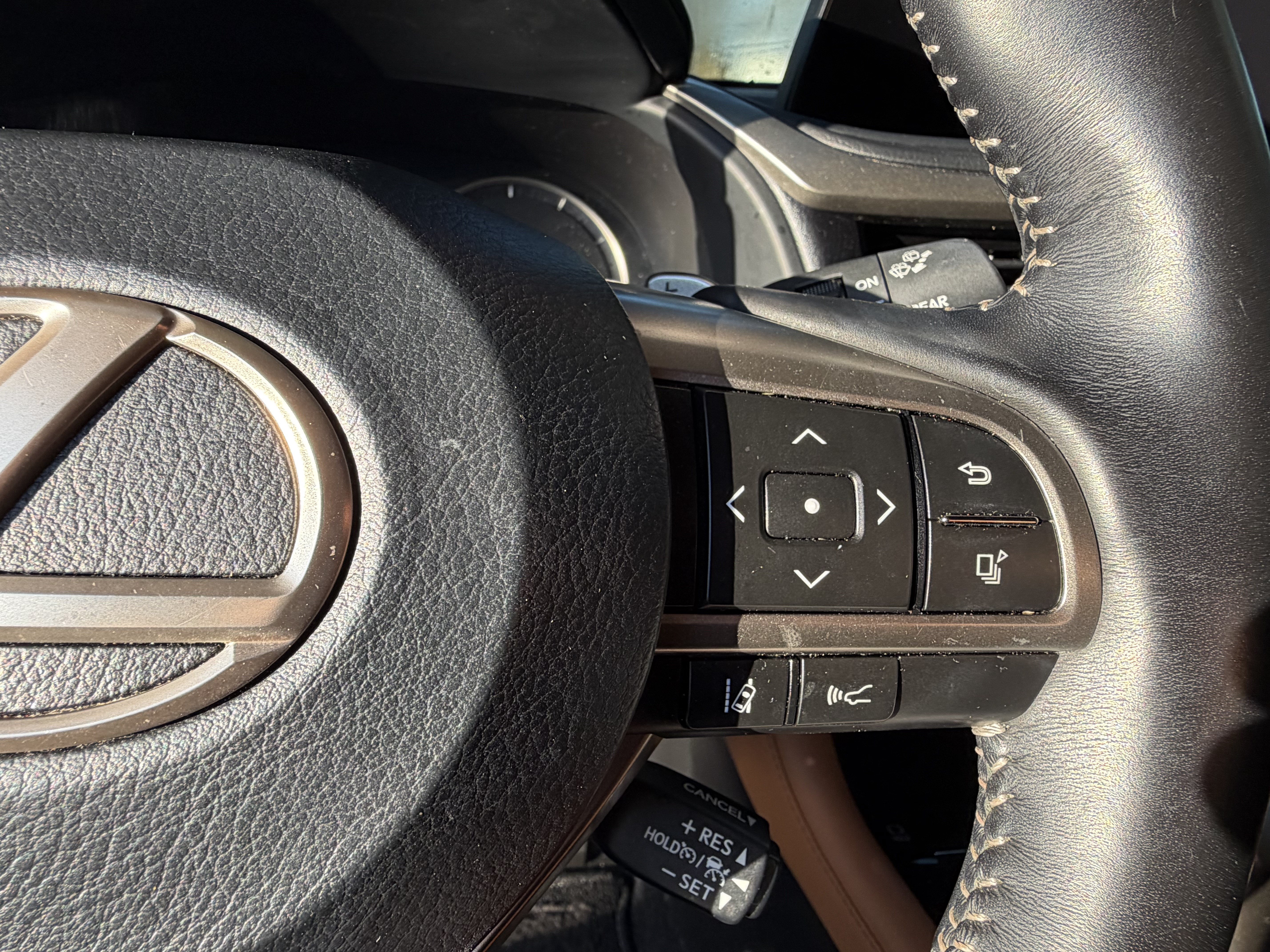 Used 2021 Lexus RX 350L FWD w/ Premium Package image 20