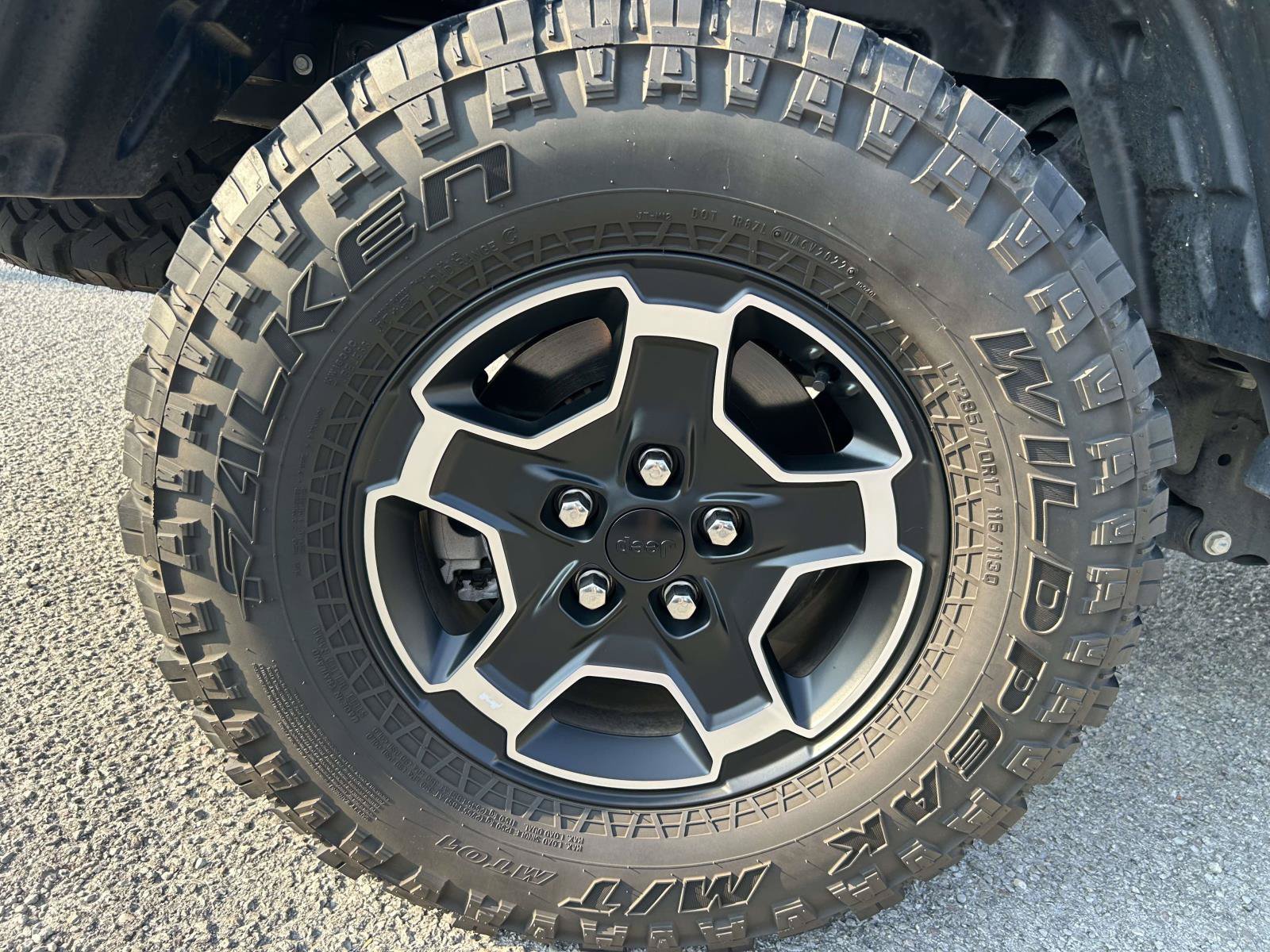 Used 2023 Jeep Gladiator Mojave w/ LED Lighting Group AWD/4WD image 9